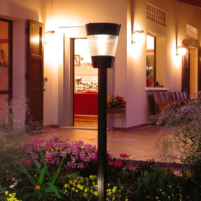 Lanterne solaire à poser avec 3 modes d'éclairage et recharge USB - pour  une ambiance chaleureuse en extérieur –