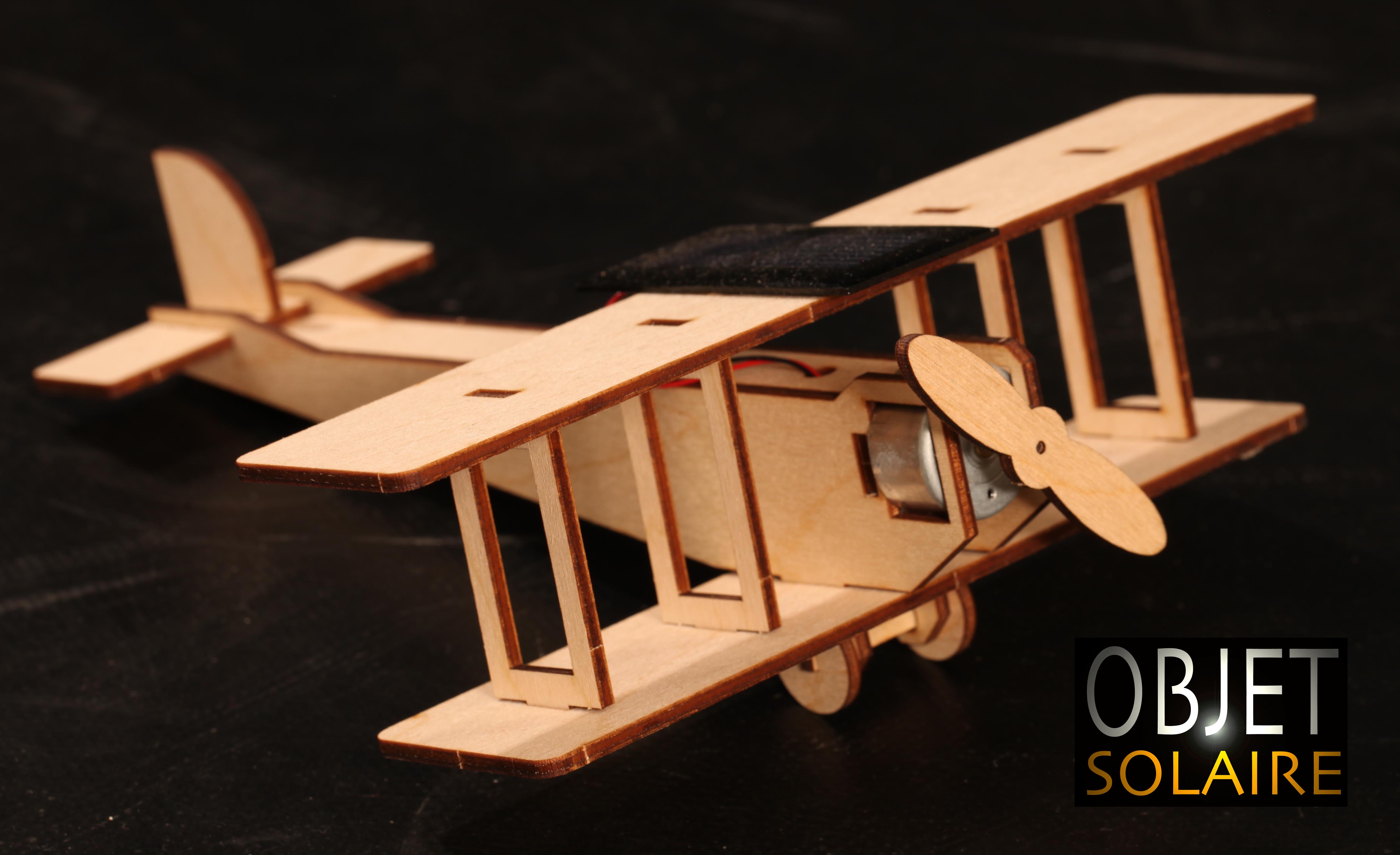 jouet avion en bois